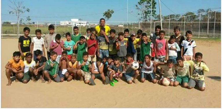 Ex- jogadores do Rio Branco pedem ajuda para promover festa do Dia das Crianças na Cidade do Povo