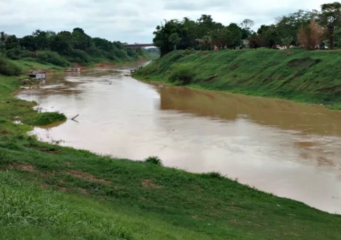 Em Assis Brasil, nível das águas do Rio Acre diminui três metros