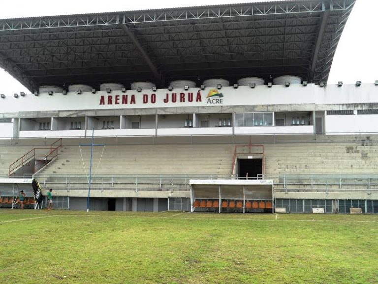 Arena do Juruá, em Cruzeiro do Sul, que custou R$ 20 milhões não tem recurso pra trocar lâmpada