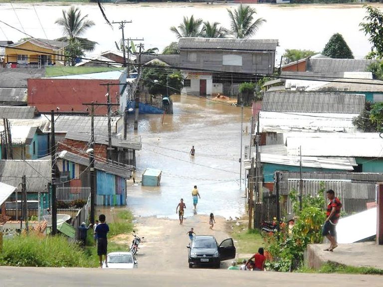 Nível do Rio Juruá supera nesta quarta-feira cheia histórica de 1995
