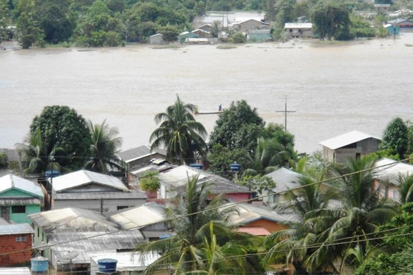 Cheia do Rio Juruá supera em 6cm enchente histórica de 1995, segundo a Defesa Civil do Acre