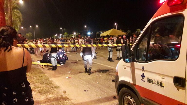 Colisão entre motos na Amadeo Barbosa deixa dois mortos e um gravemente ferido