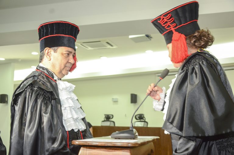 Elcio Sabo Mendes é empossado como desembargador em solenidade no Tribunal de Justiça do Acre