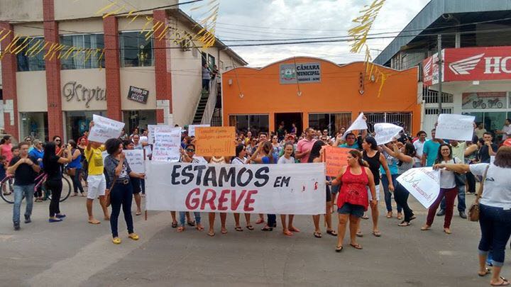 Impasse: profissionais de apoio e professores entram em greve em Tarauacá
