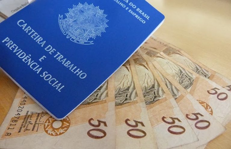 Michel Temer assina decreto que reajusta salário mínimo para R$ 954 em 2018