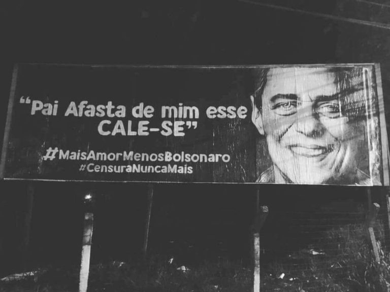Outdoors contra Jair Bolsonaro são instalados em Rio Branco por movimentos Esquerdista
