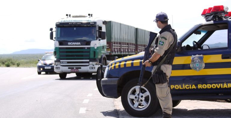 Polícia Rodoviária Federal recupera veículos roubados, apreende drogas e fiscaliza mais de 6 mil veículos