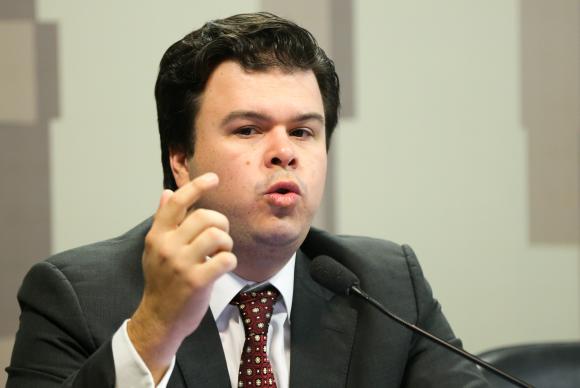 Ministro nega que governo pretenda propor privatização da Petrobras