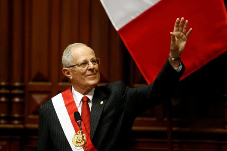 Congresso peruano aceita renúncia do presidente Pedro Pablo Kuczynski