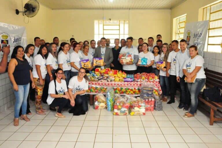 Câmara de Vereadores entrega cestas básicas ao Educandário Santa Margarida
