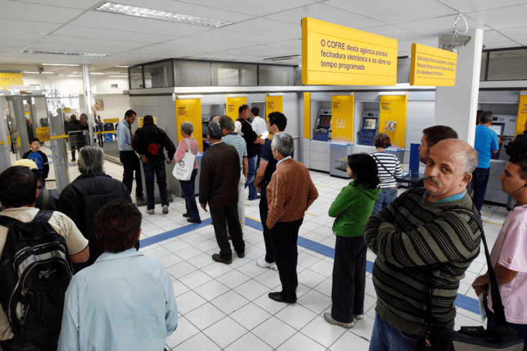 Banco do Brasil terá que pagar R$ 1 mil a acreano que ficou mais de duas horas na fila