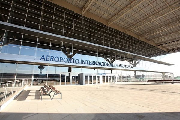 Criminosos invadem aeroporto de Campinas e roubam US$ 5 milhões em espécie