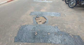 Prefeitura de Cruzeiro do Sul pinta com tinta preta frases de protesto em ruas