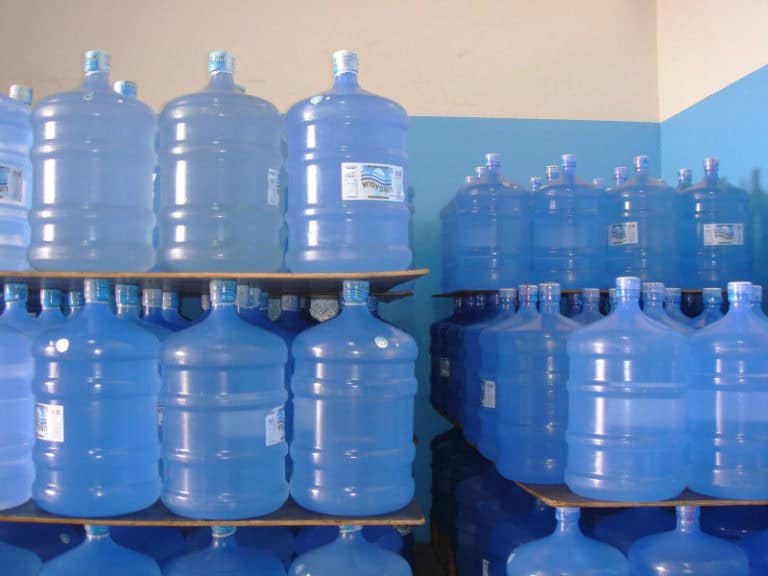 MPAC alerta consumidores sobre validade de galões de água mineral