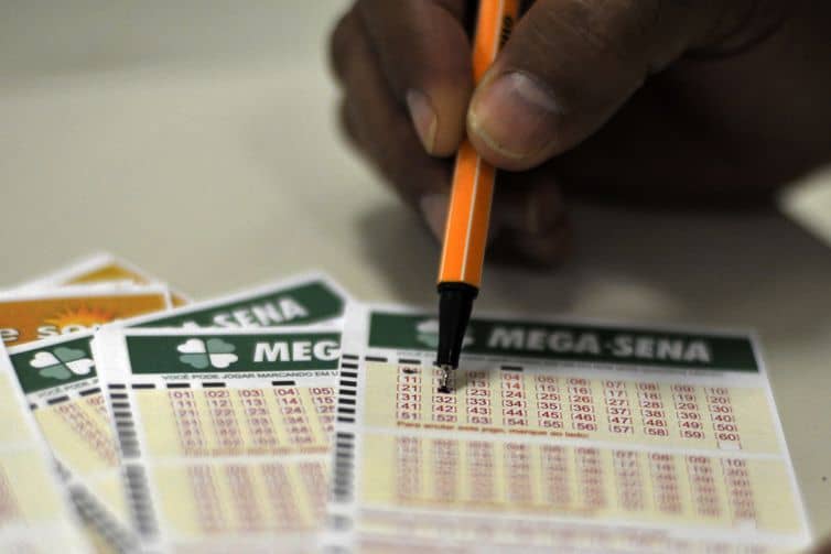 Com prêmio acumulado, Mega-Sena sorteia nesta quinta-feira (20) R$ 50 milhões