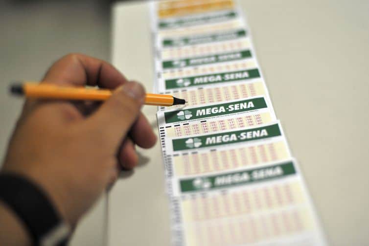 Novo sorteio da Mega-Sena pode pagar R$ 3 milhões neste sábado; aposta pode ser feita na web