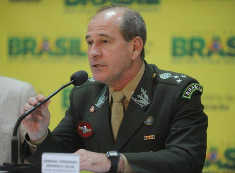 Bolsonaro anuncia o general Azevedo e Silva para a Defesa