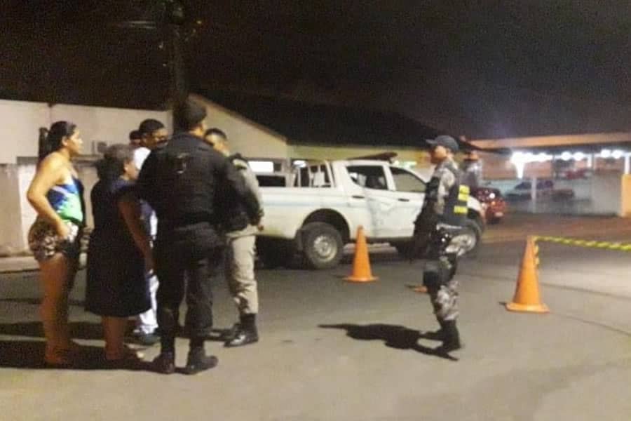 Polícia troca tiros com bandidos e apreende armas e munições