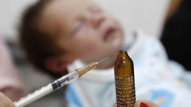 Até a BCG, em recém-nascidos, fica abaixo da meta de vacinação