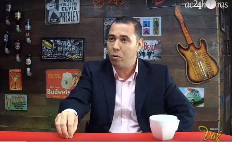 André Santos, o carioca bom de papo que domina a audiência das manhãs da TV Acreana