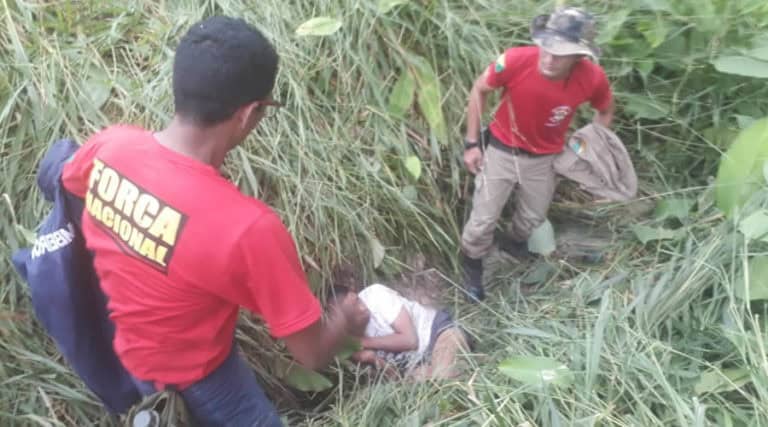 Polícia Militar de Feijó resgata deficiente que estava desaparecido dentro de um córrego
