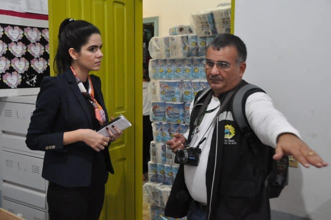 MP encontra medicamentos vencidos e sem controle de descarte em Acrelândia