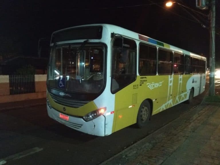 Criminosos armados fazem arrastões em dois ônibus da Capital