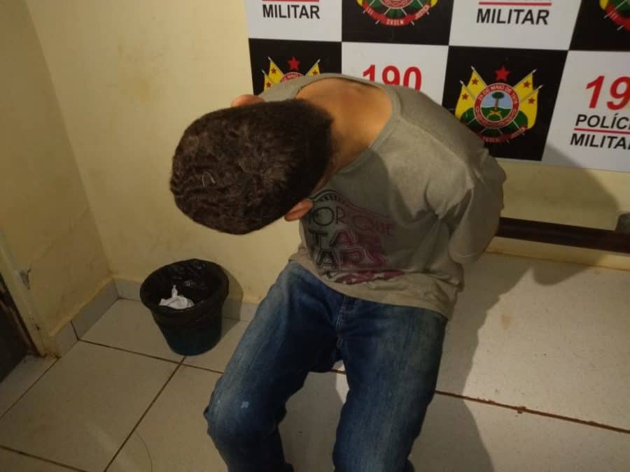 Assaltante rende moradores, rouba carro, celular e é preso no bairro Floresta Sul