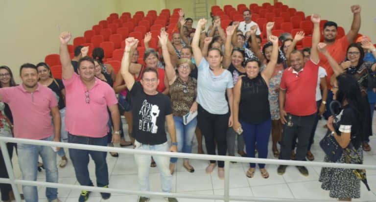 Servidores de Tarauacá vão à Câmara pedir impeachment da prefeita Marilete Vitorino