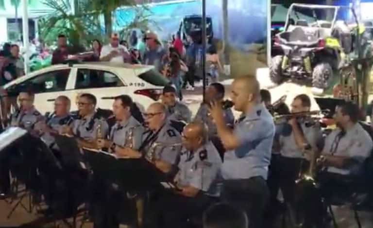 Banda da Polícia Militar faz sucesso em apresentação na Expoacre