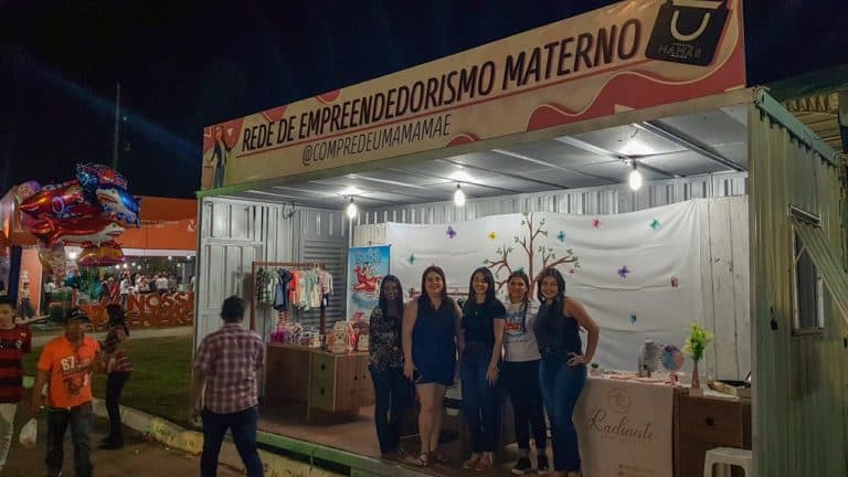 Mães empreendedoras divulgam trabalhos em container no Parque de Exposições