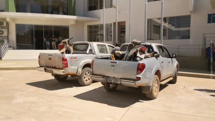Polícia boliviana localiza e entrega aos proprietários veículos roubados em Rio Branco