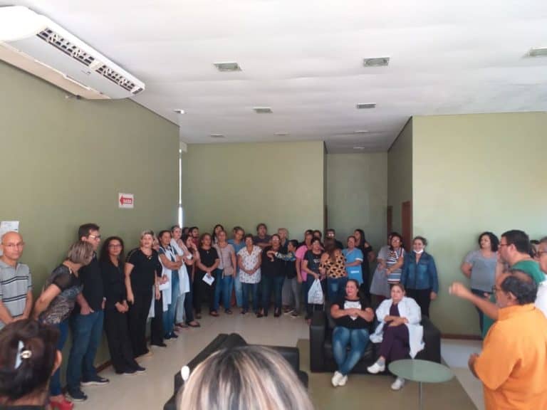 Servidores da Fundação protestam contra a exoneração de Lúcio Brasil