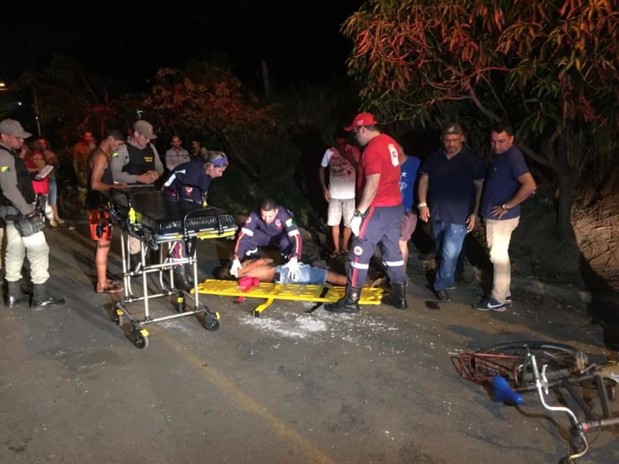 Jovem é baleado quatro vezes a caminho de casa por dupla em motocicleta, no Alto Alegre