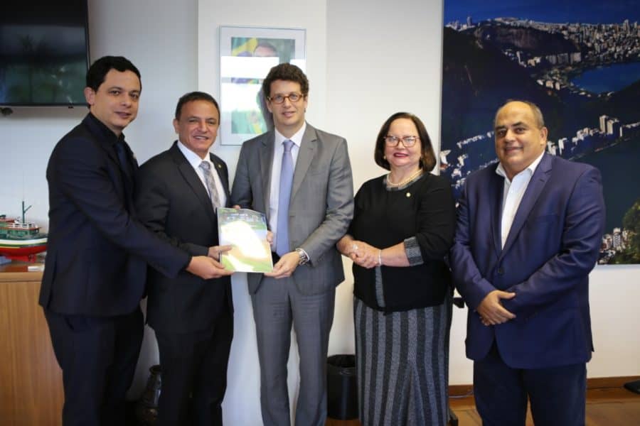 A pedido de Bittar, ministro garante 20 milhões de dólares ao Acre