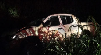Caminhonete do Incra capota após bater em buraco na BR-364