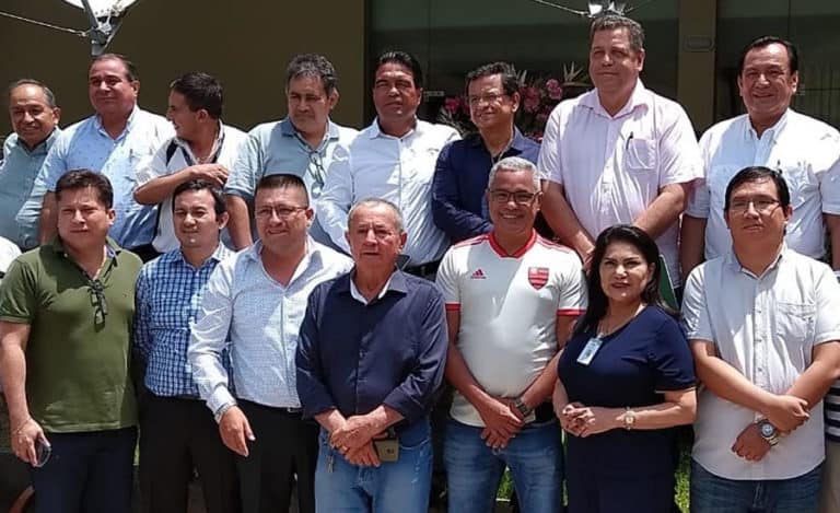 No Peru, Rocha estabelece pacto para o desenvolvimento de regiões
