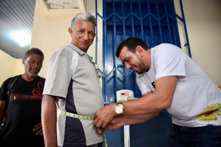 Moradores de Plácido de Castro recebem ações do Saúde Itinerante hoje (18)