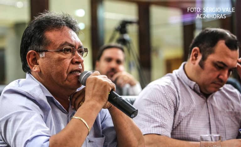 TCE mantém condenação de Tião Flores por licitação irregular