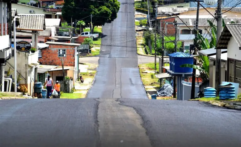 Prefeitura de Cruzeiro do Sul já pavimentou cerca de 25 quilômetros de ruas da cidade
