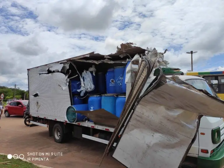 Caminhão que colidiu com hélice transportava resíduos hospitalares