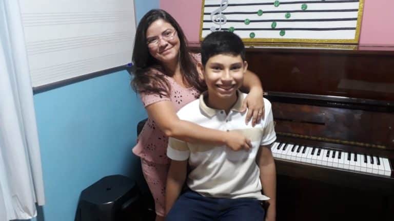 Música ajuda a melhorar qualidade de vida de crianças autistas em Rio Branco