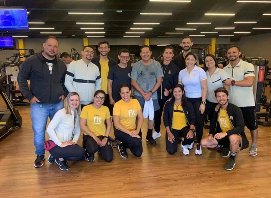 Antes da agenda com Gladson no Palácio, Mourão foi malhar na Smart Fit