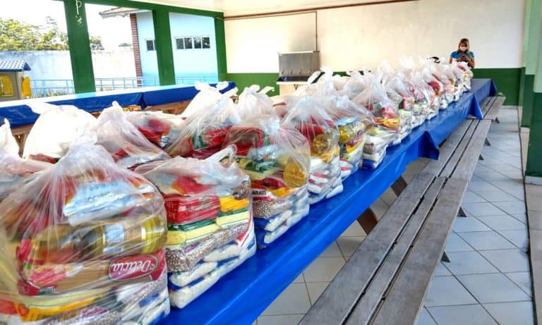 Começa entrega de sacolões para agricultores afetados pela Covid-19 no Acre