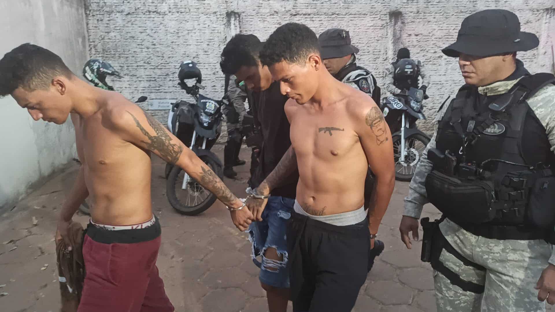 Polícia Militar encontra tresoitão escondido em forro de banheiro - O  Popular do Paraná