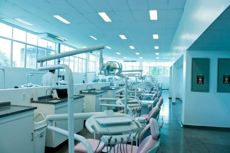 Municípios do Acre receberão R$ 75 mil ao mês para prótese dentária em 2022