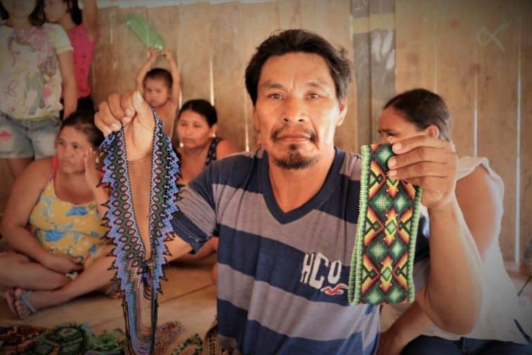 Acre quer inserir artesanato indígena local no mercado online