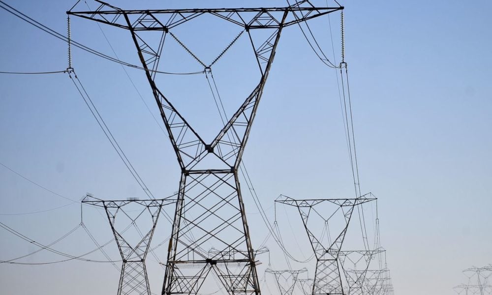 Governo Federal promete levar energia elétrica para 586 unidades de ensino no Acre