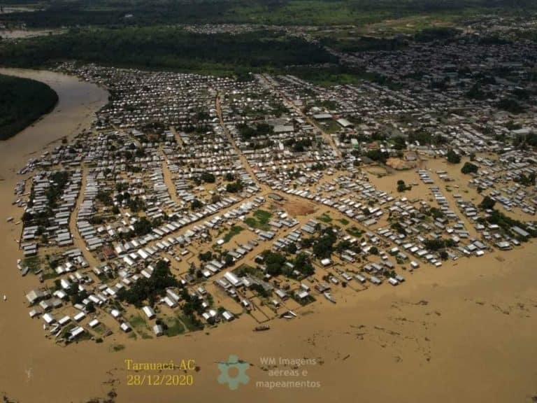 Mais de 60% de Tarauacá está inundada após enchente e fammílias estão desabrigadas