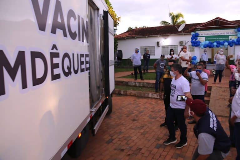 Prefeitos do Alto Acre recebem primeira remessa de vacinas